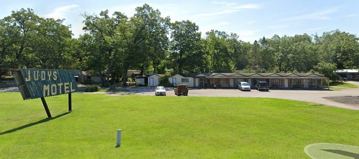 Judys Motel & Campground (Hilltop Motel) - From Web Listing (newer photo)